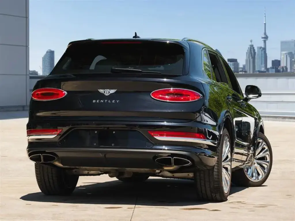 Image for 2023 Bentayga Azure V8 at position 3
