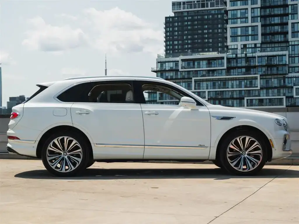 Image for 2023 Bentayga Azure V8 at position 5