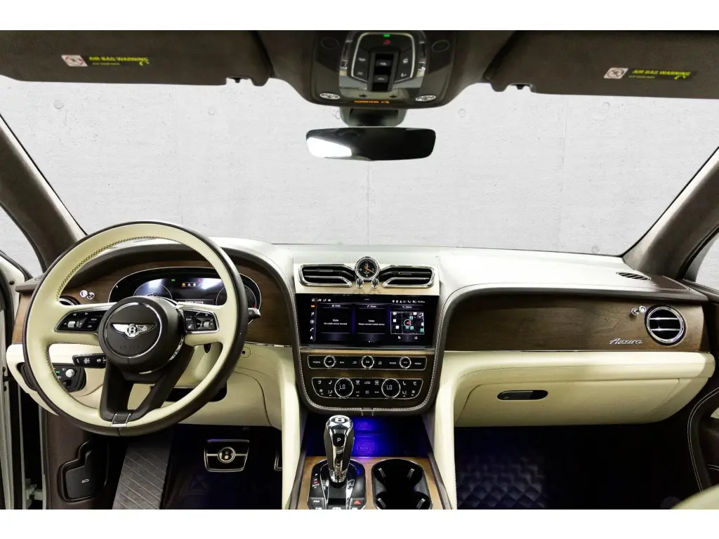 Image for 2023 Bentayga Azure V8 at position 4
