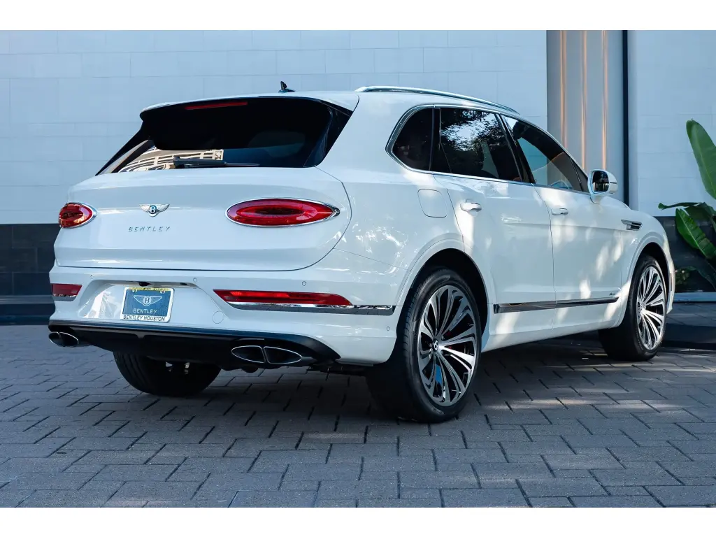 Image for 2023 Bentayga Azure V8 at position 3