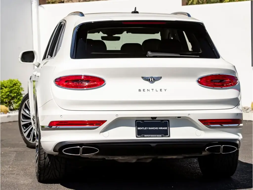Image for 2024 Bentayga Azure V8 at position 3