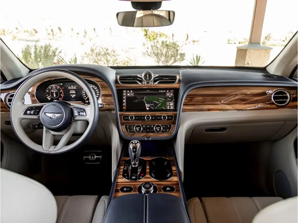 Image for 2024 Bentayga Azure V8 at position 4