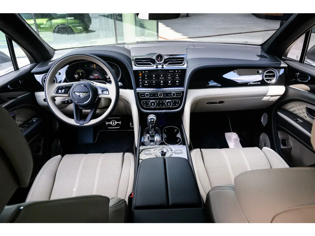 Image for 2025 Bentayga Azure V8 at position 4