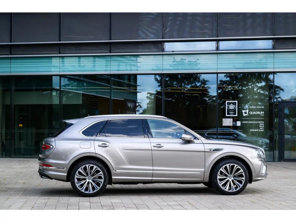 Image for 2025 Bentayga Azure V8 at position 5