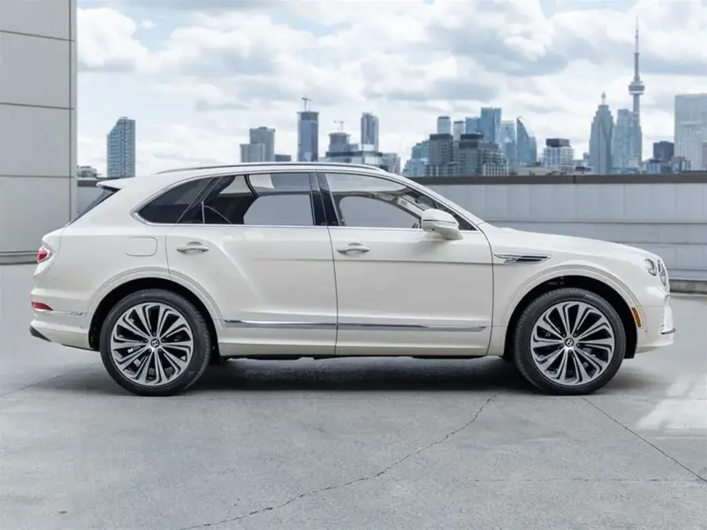 Image for 2025 Bentayga Azure V8 at position 5