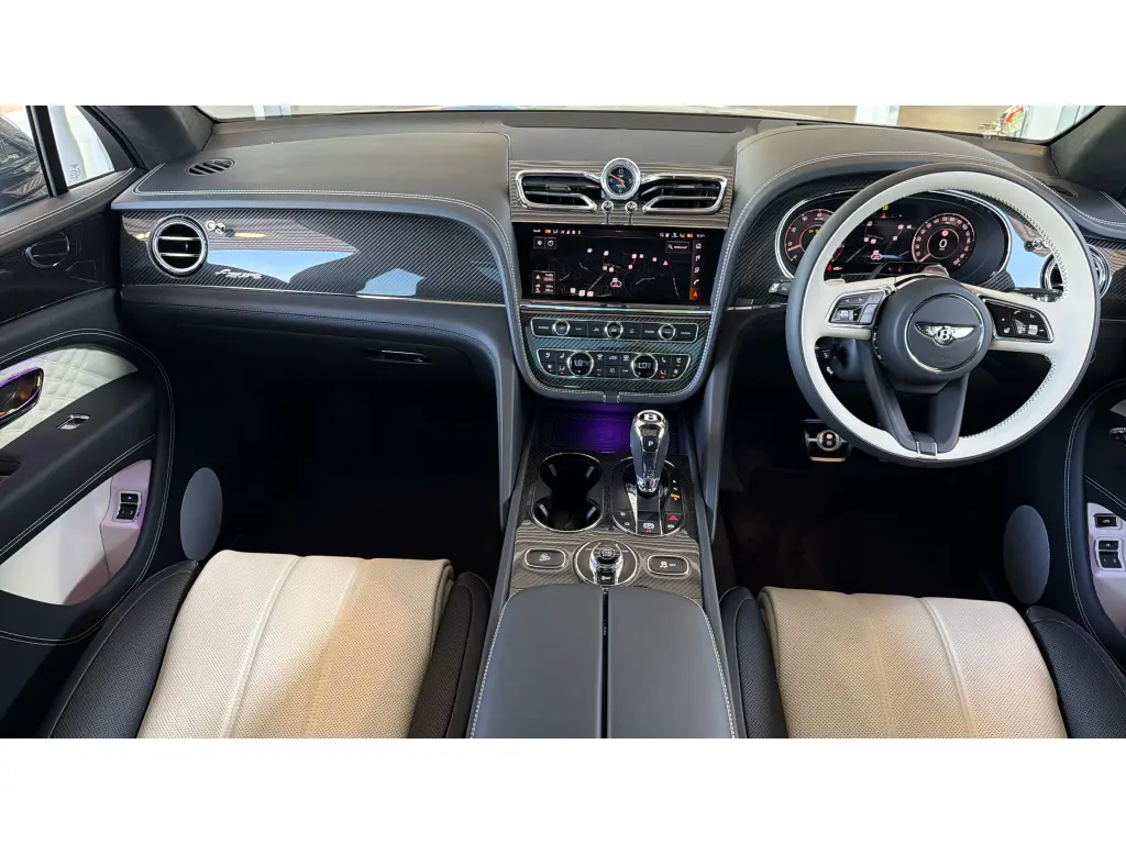 Image for 2026 Bentayga Azure V8 at position 4