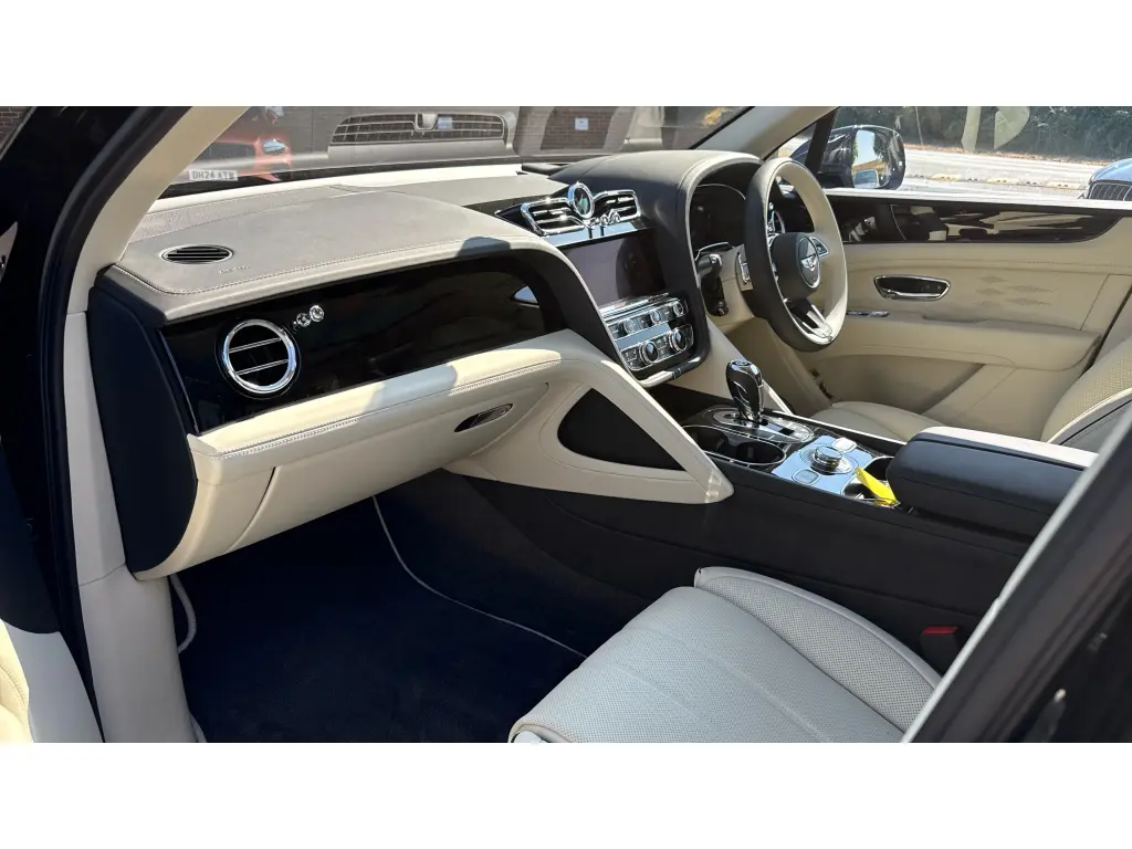 Image for 2025 Bentayga EWB Atelier Edition V8 at position 2