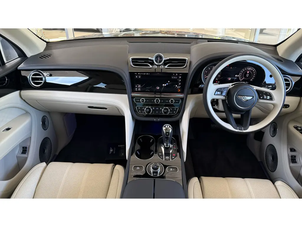 Image for 2026 Bentayga EWB Atelier Edition V8 at position 4