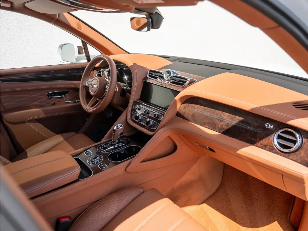 Image for 2023 Bentayga EWB Azure First Edition V8 at position 2