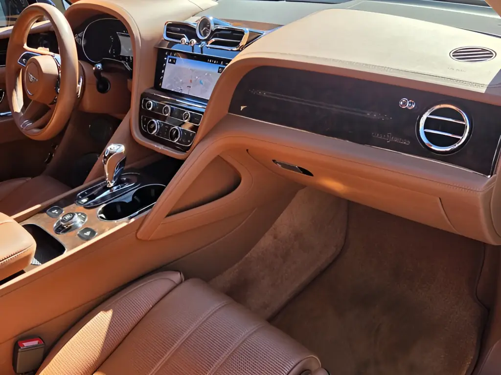 Image for 2023 Bentayga EWB Azure First Edition V8 at position 2