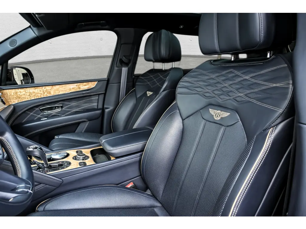Image for 2023 Bentayga EWB Azure First Edition V8 at position 2