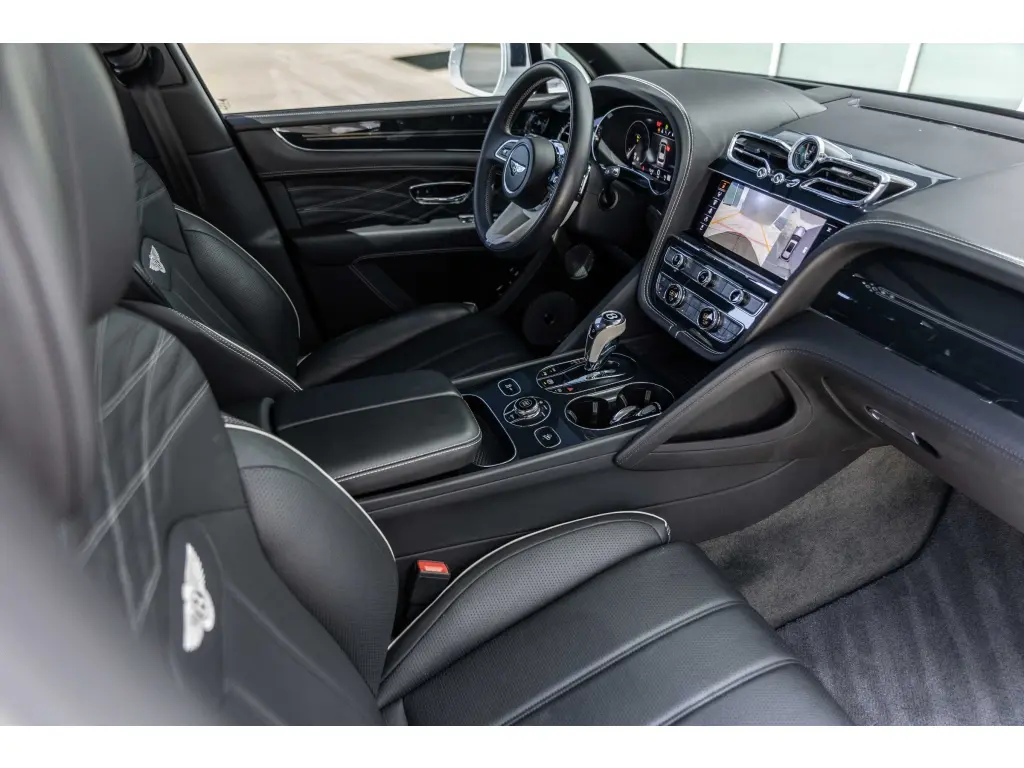 Image for 2023 Bentayga EWB Azure First Edition V8 at position 2