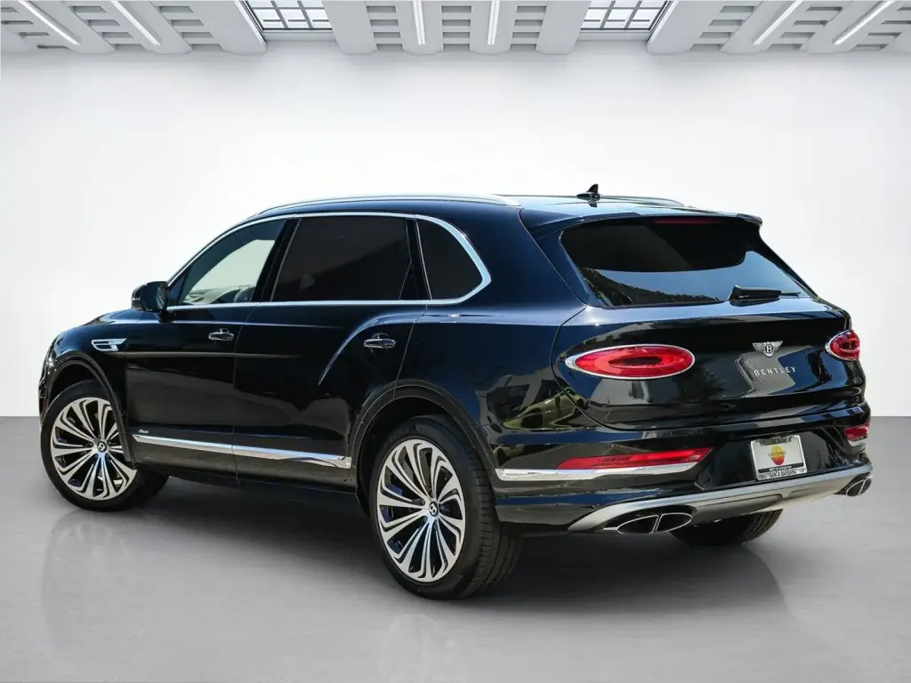 Image for 2023 Bentayga EWB Azure V8 at position 3