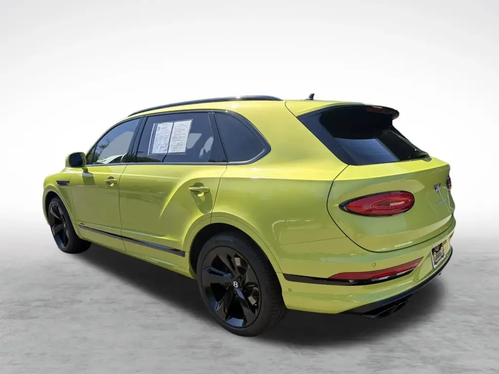 Image for 2023 Bentayga EWB Azure V8 at position 3