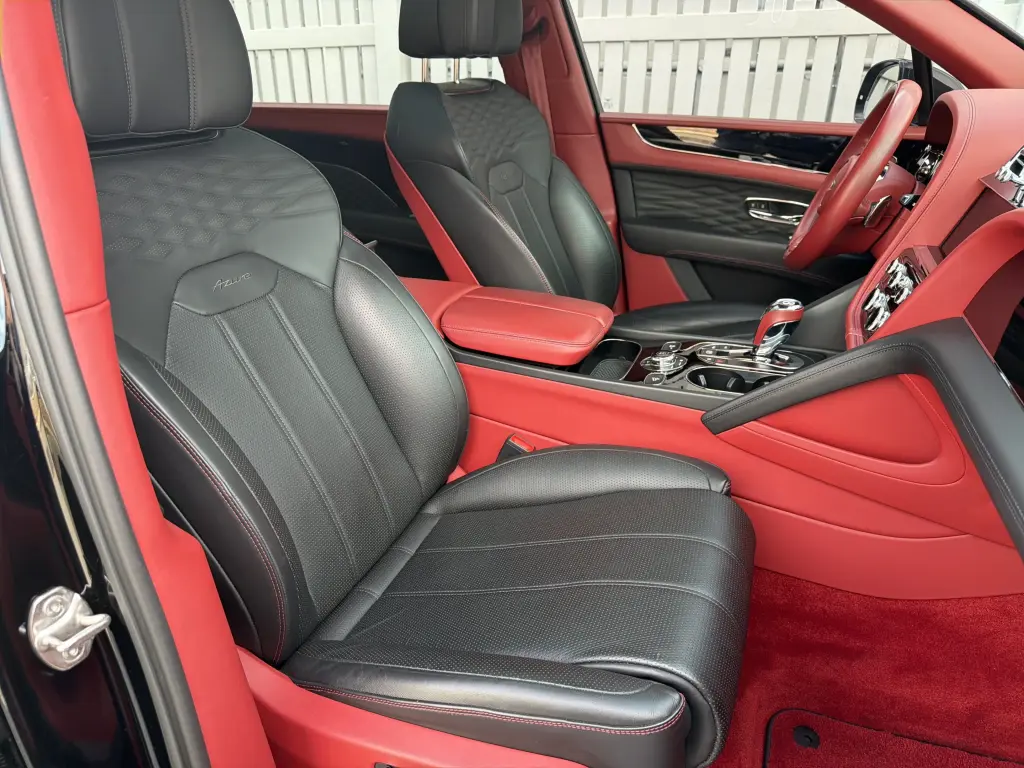 Image for 2023 Bentayga EWB Azure V8 at position 2