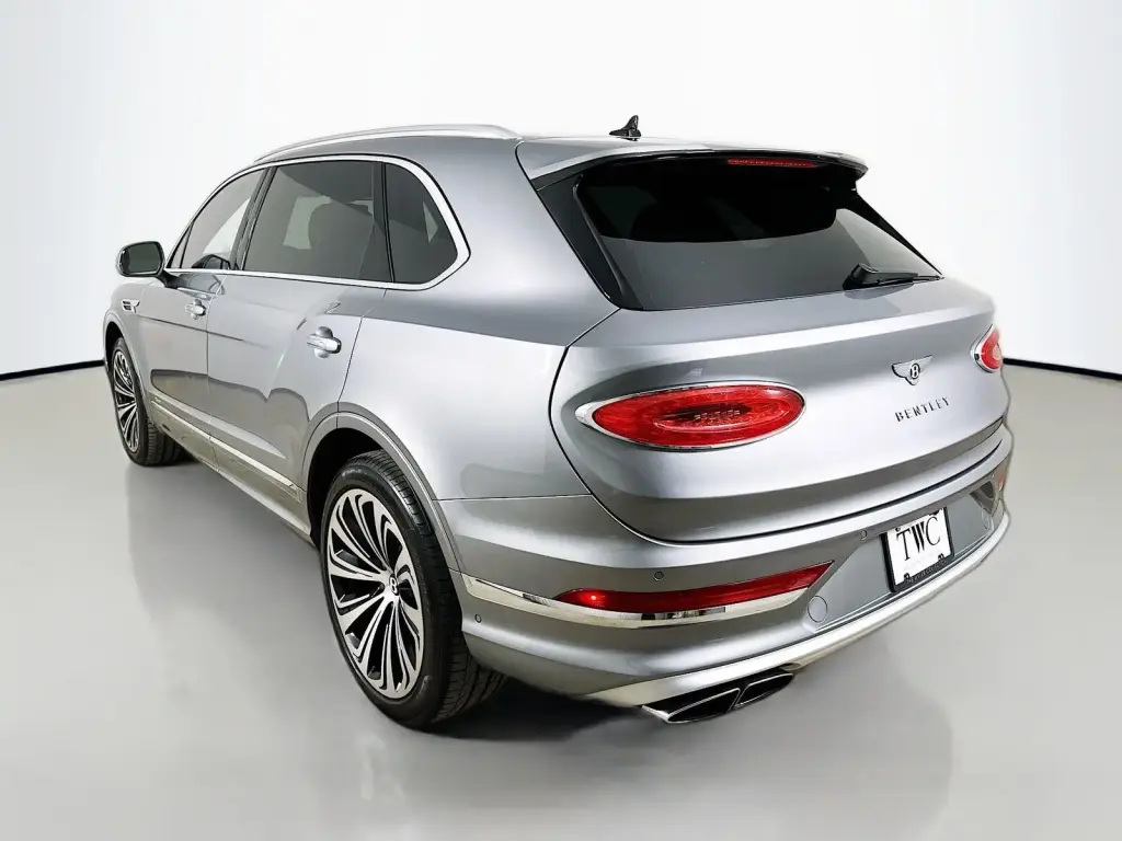 Image for 2023 Bentayga EWB Azure V8 at position 3