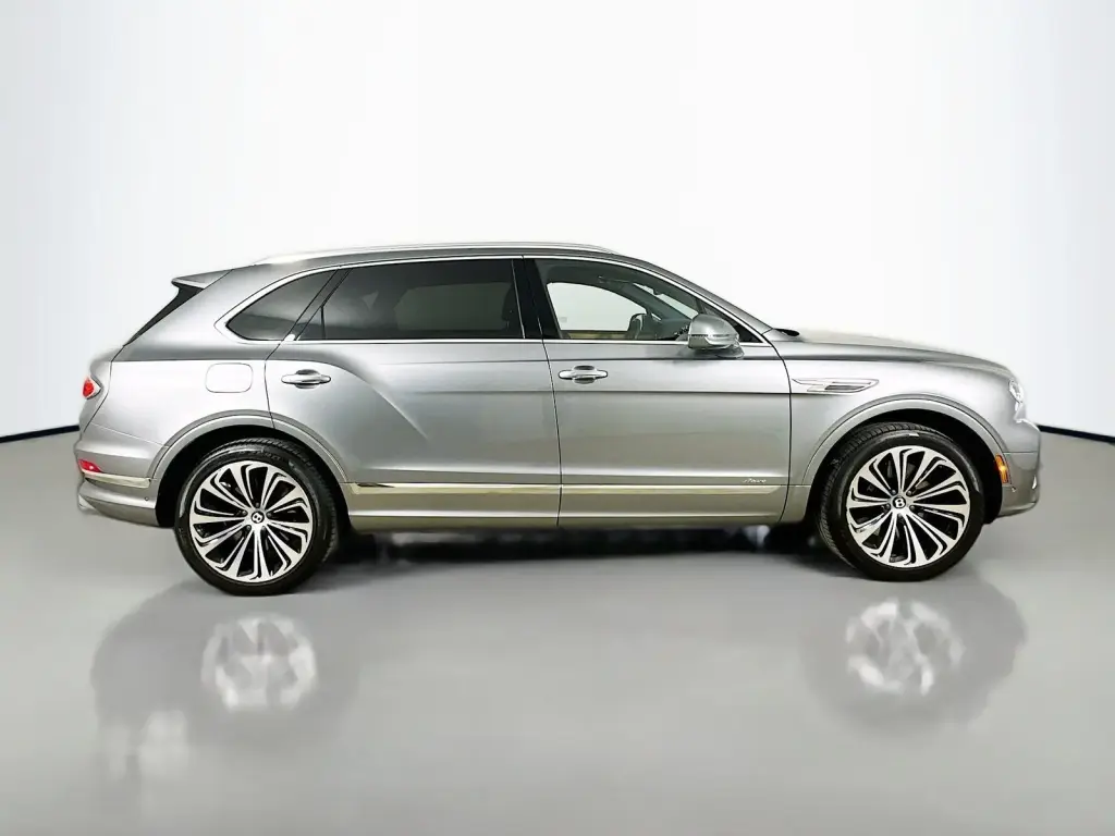 Image for 2023 Bentayga EWB Azure V8 at position 5