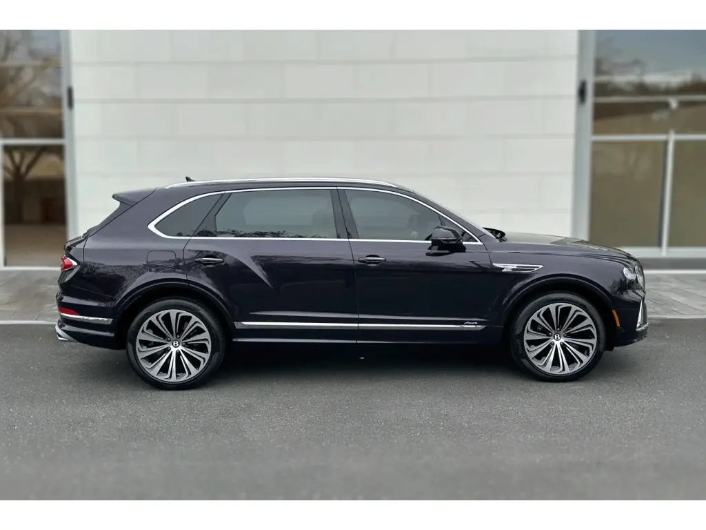 中古 2024 Bentley Bentayga EWB Azure V8 Damson | Bentley Long Island