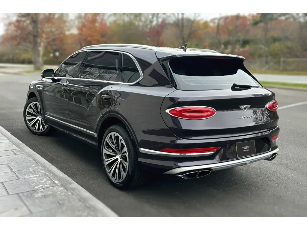 中古 2024 Bentley Bentayga EWB Azure V8 Damson | Bentley Long Island