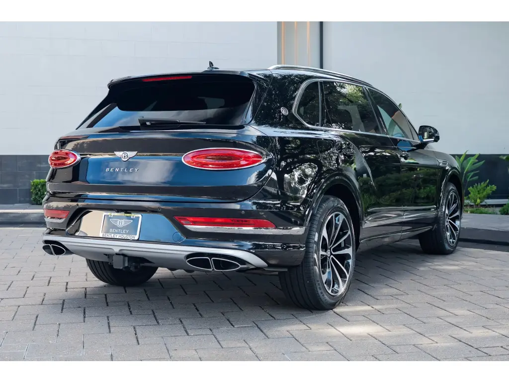 Image for 2025 Bentayga EWB Azure V8 at position 3