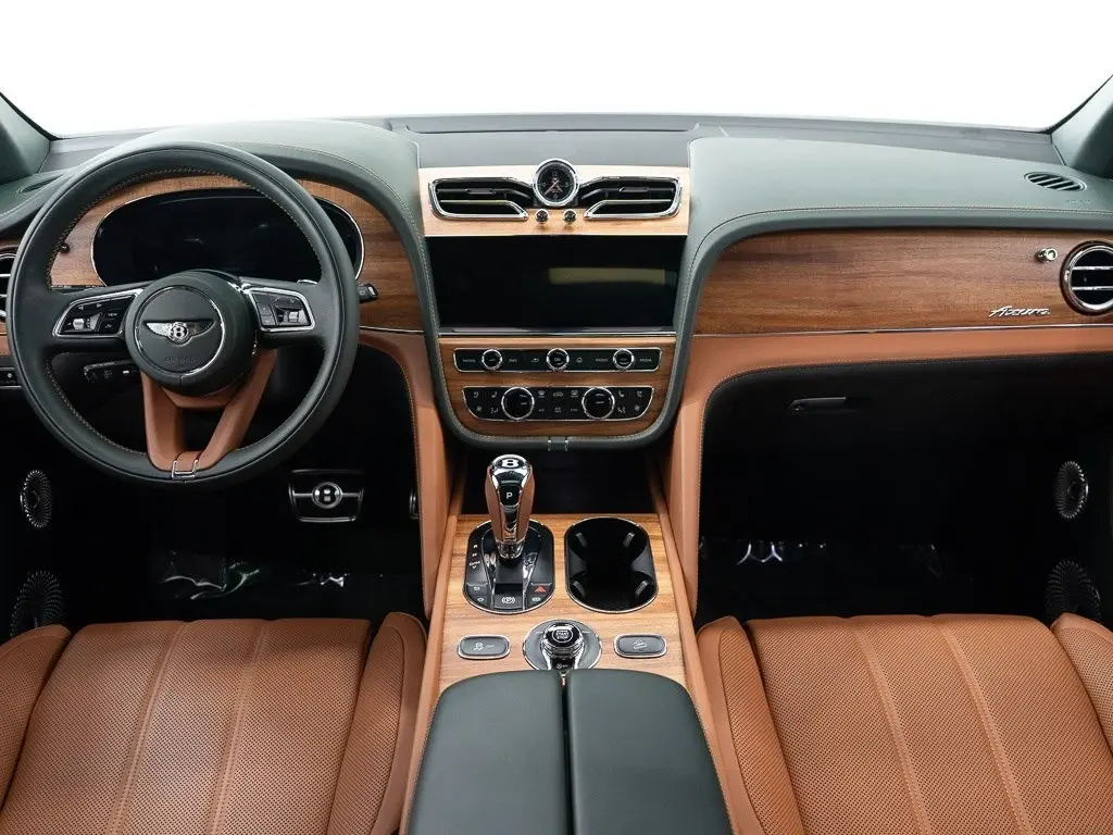 Image for 2025 Bentayga EWB Azure V8 at position 4