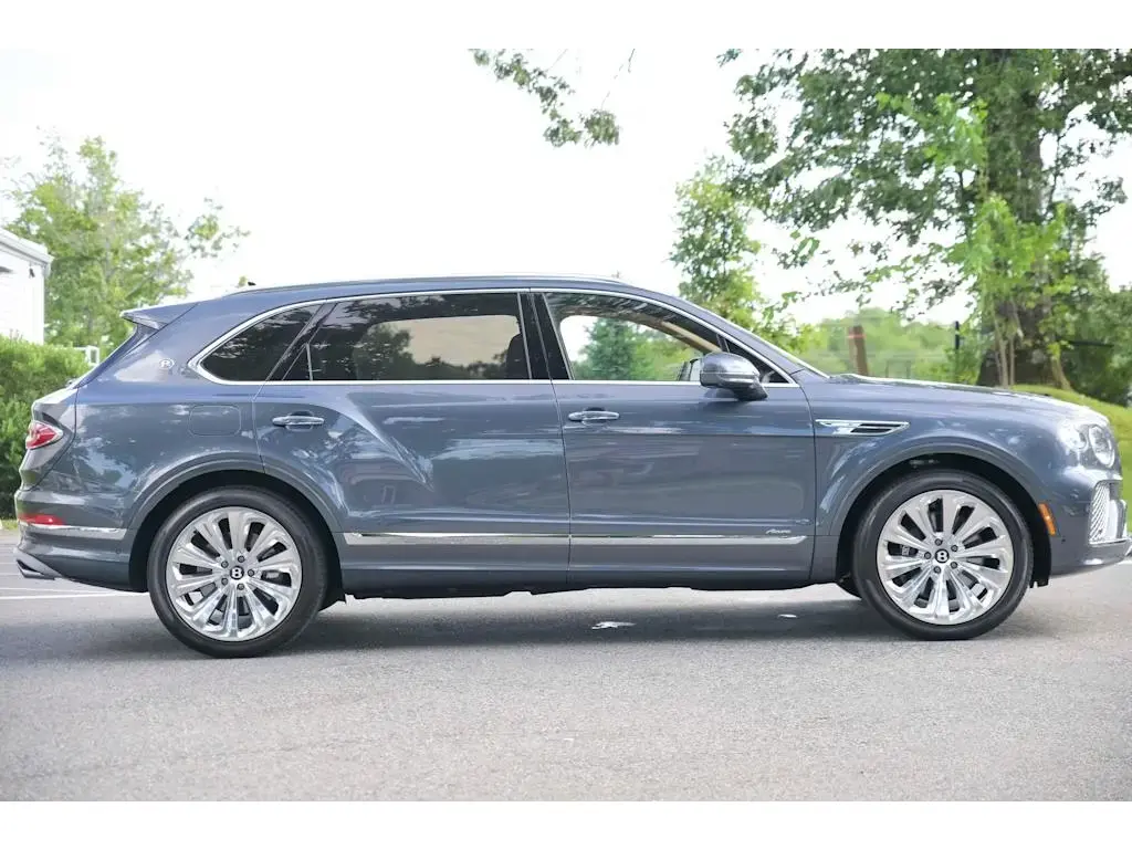 Image for 2025 Bentayga EWB Azure V8 at position 5