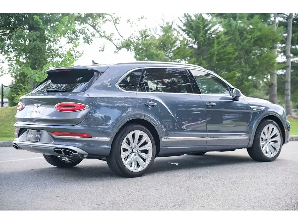 Image for 2025 Bentayga EWB Azure V8 at position 3