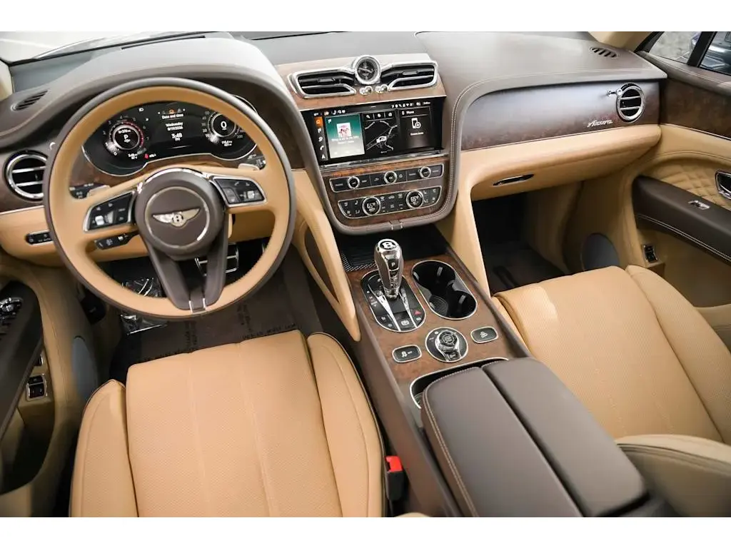 Image for 2025 Bentayga EWB Azure V8 at position 4