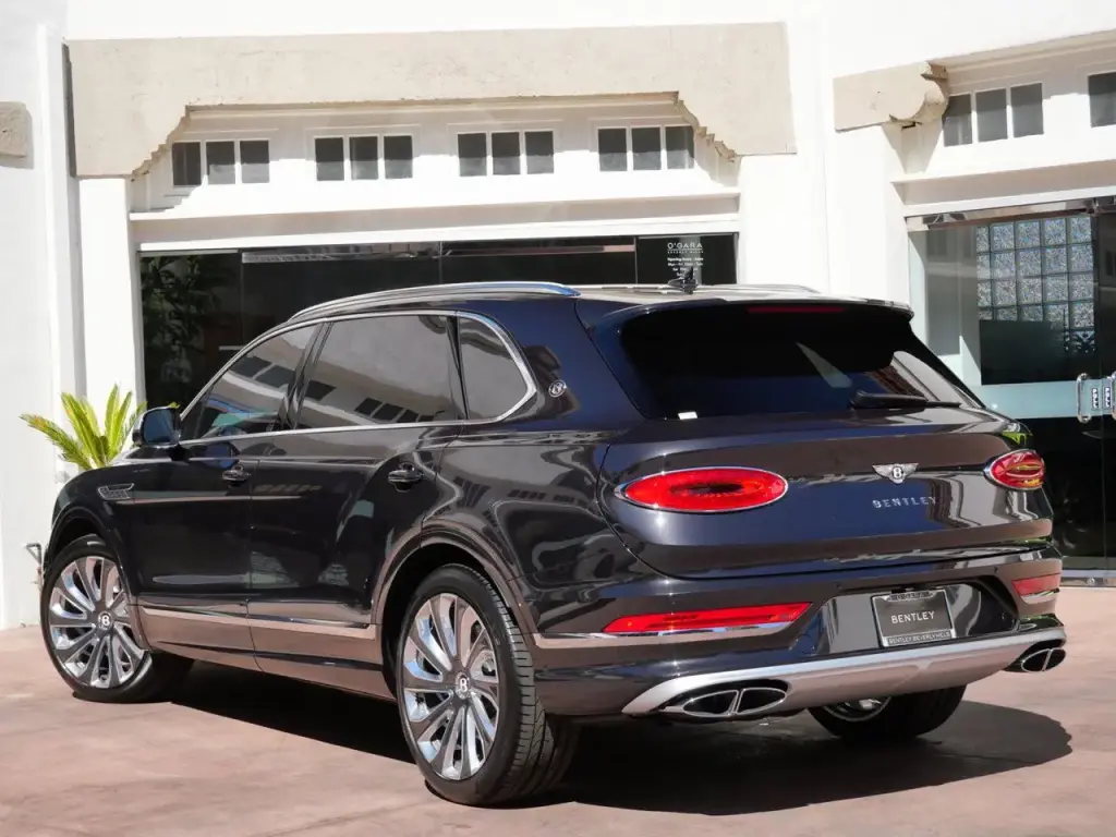 Image for 2025 Bentayga EWB Mulliner V8 at position 3