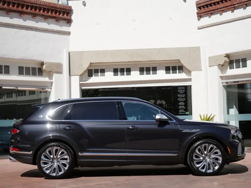 Image for 2025 Bentayga EWB Mulliner V8 at position 5