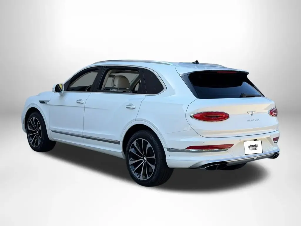 Image for 2023 Bentayga EWB V8 at position 3