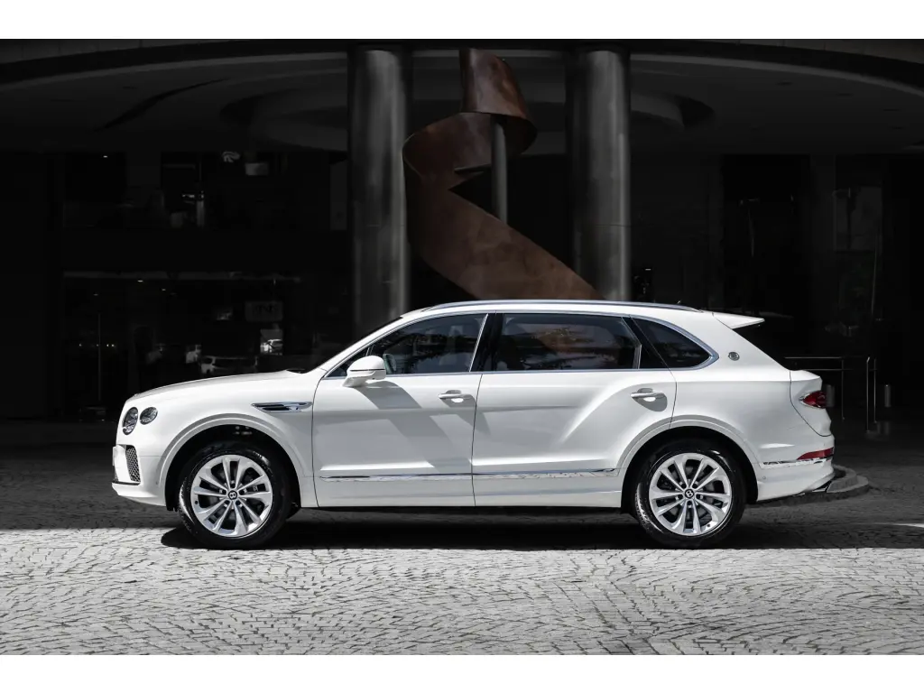 Image for 2025 Bentayga EWB V8 at position 5