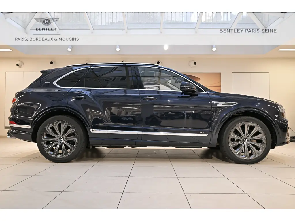 Image for 2021 Bentayga First Edition V8 at position 5