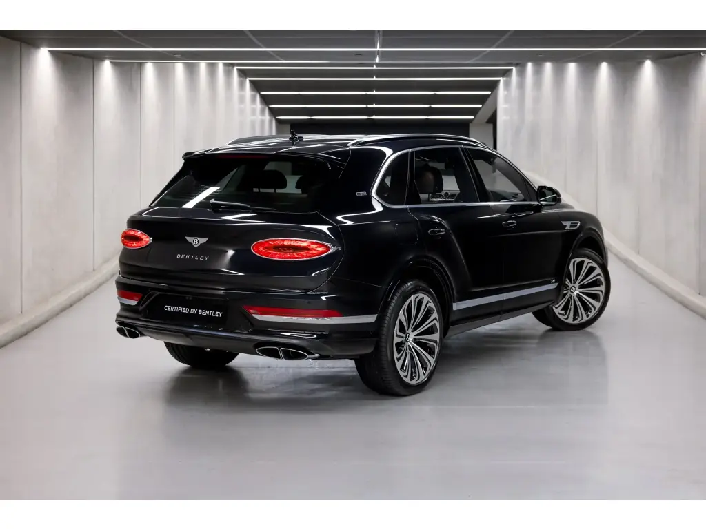 Image for 2021 Bentayga First Edition V8 at position 3