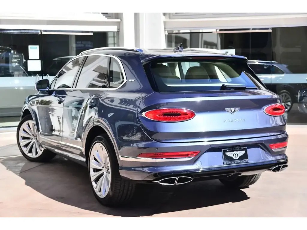 Image for 2021 Bentayga First Edition V8 at position 3