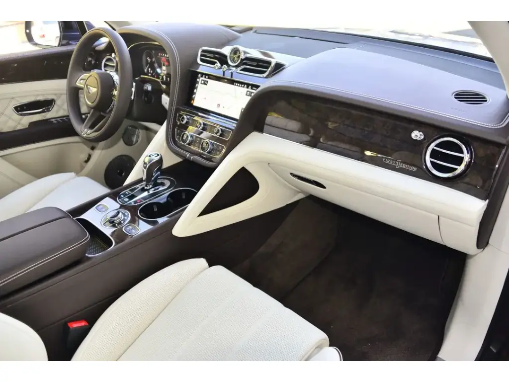 Image for 2021 Bentayga First Edition V8 at position 2