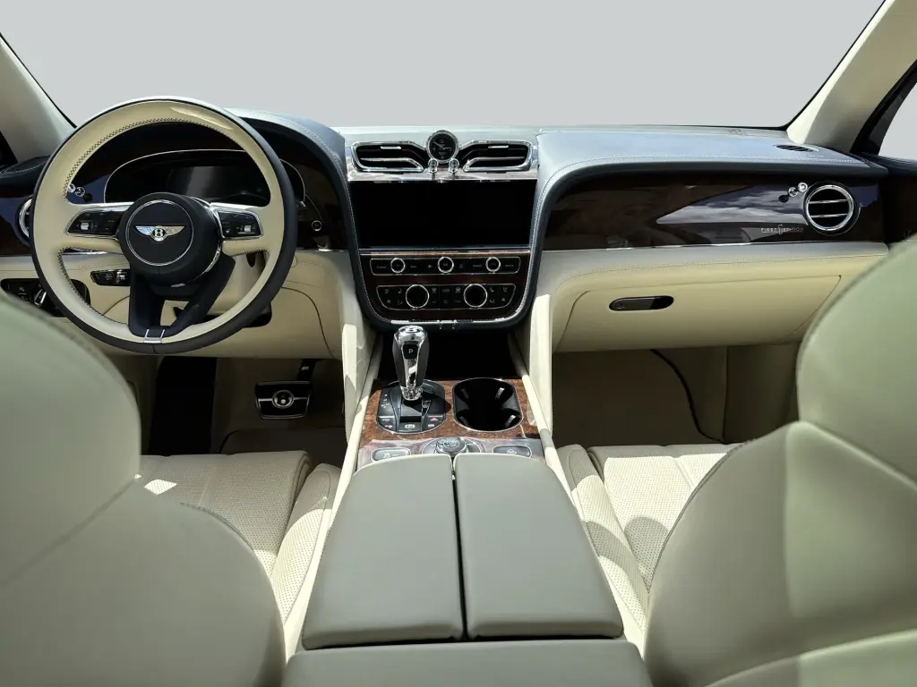 Image for 2022 Bentayga First Edition V8 at position 4