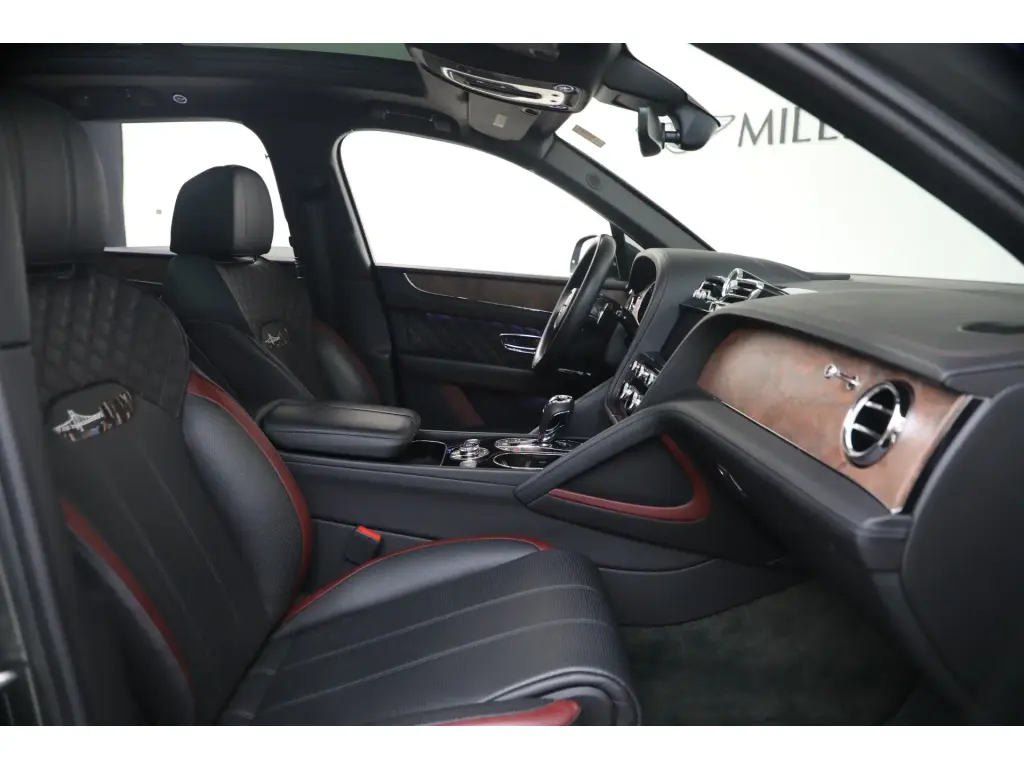 Image for 2022 Bentayga First Edition V8 at position 2
