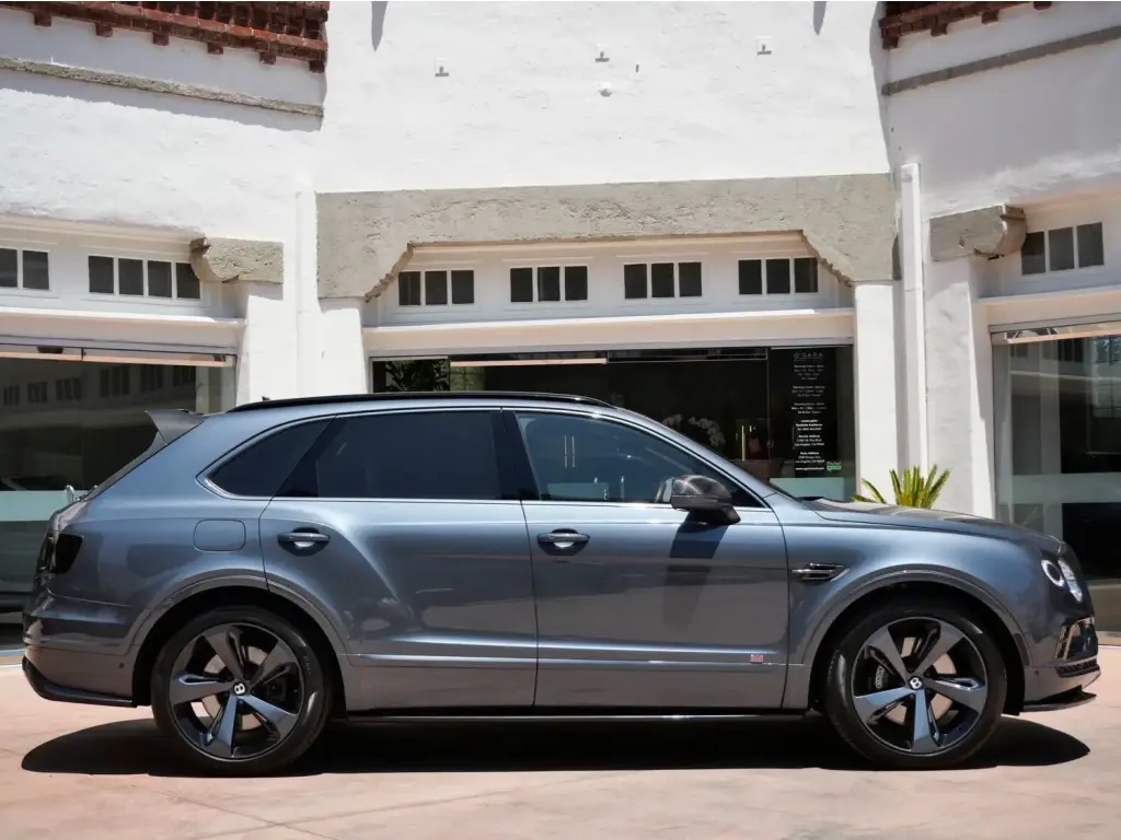 Image for 2017 Bentayga First Edition W12 at position 5