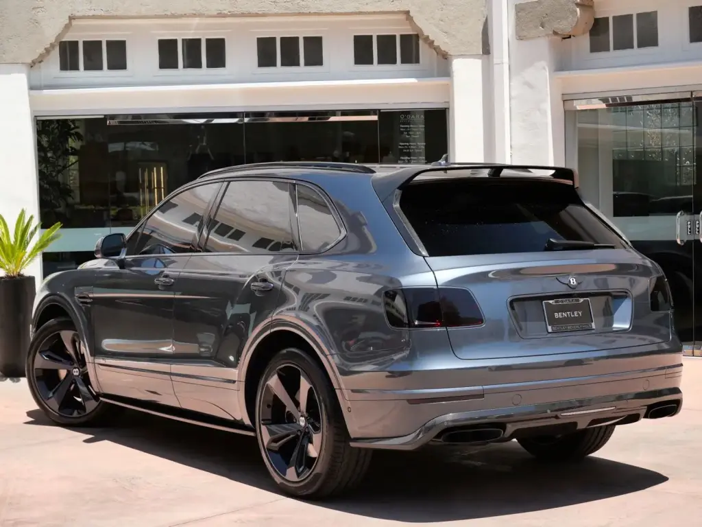 Image for 2017 Bentayga First Edition W12 at position 3