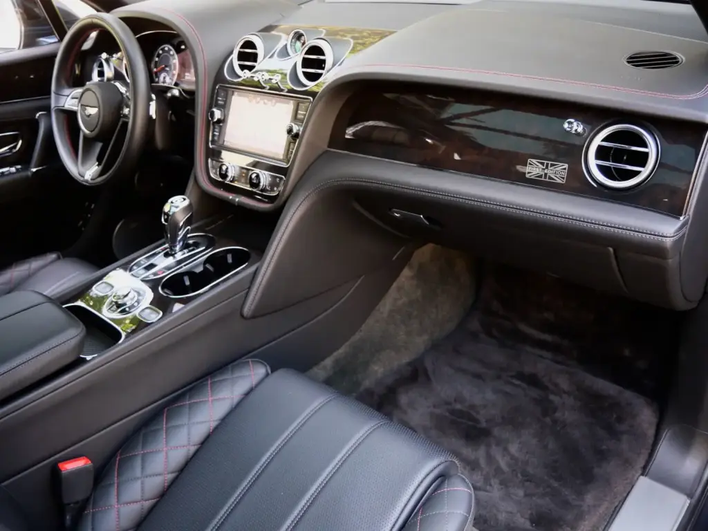 Image for 2017 Bentayga First Edition W12 at position 2