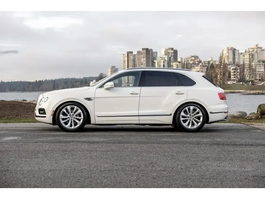 Image for 2018 Bentayga Onyx W12 at position 5