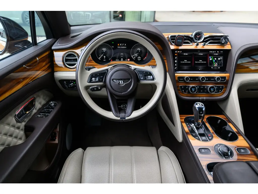 Image for 2022 Bentayga S V8 at position 4