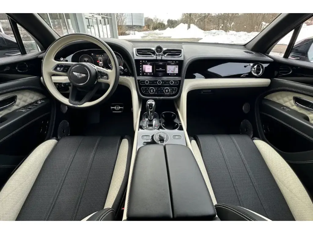 Image for 2022 Bentayga S V8 at position 4