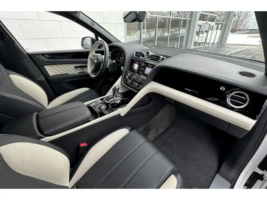 Image for 2022 Bentayga S V8 at position 2