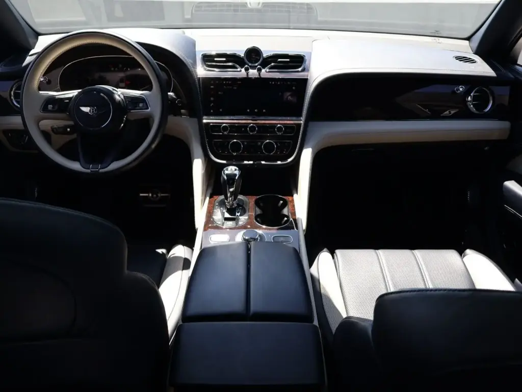 Image for 2022 Bentayga S V8 at position 4