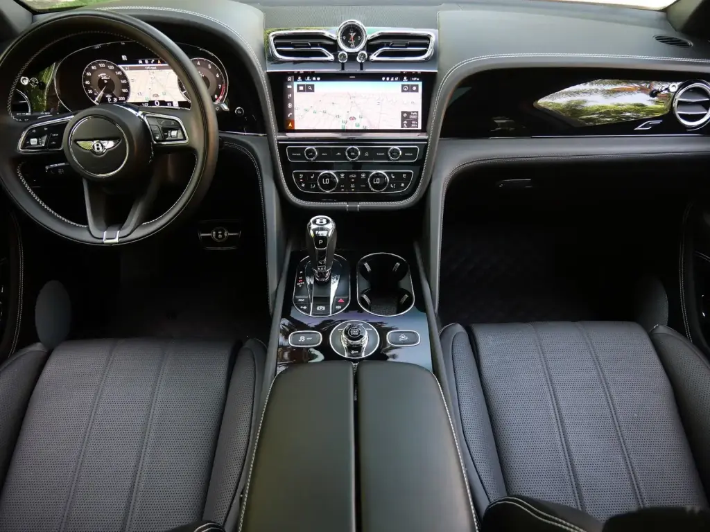 Image for 2022 Bentayga S V8 at position 4