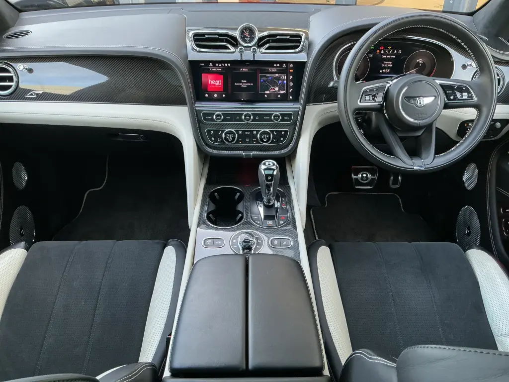 Image for 2023 Bentayga S V8 at position 4