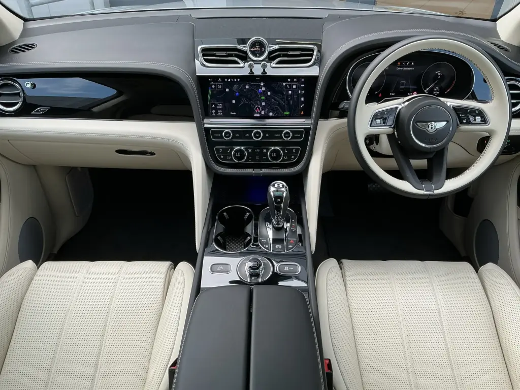 Image for 2023 Bentayga S V8 at position 4