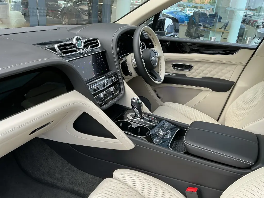 Image for 2023 Bentayga S V8 at position 2